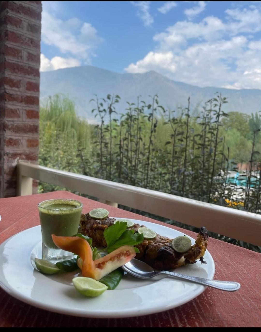 The Orchard Retreat & Spa Srinagar  Exterior photo