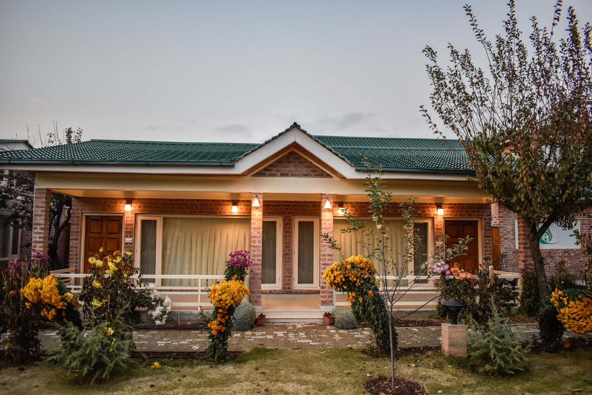 The Orchard Retreat & Spa Srinagar  Exterior photo